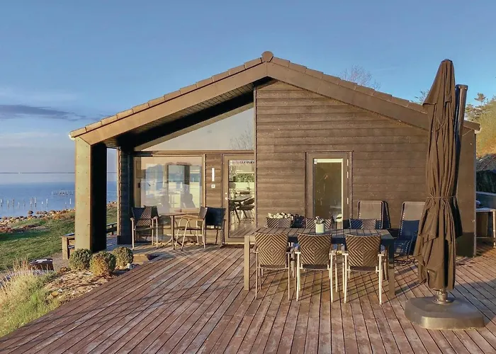 別荘 With A Fireplace 04