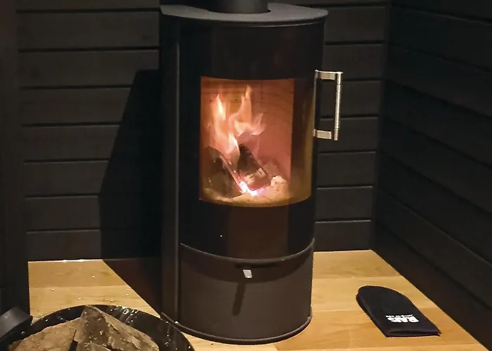 With A Fireplace 04 別荘 ハザスレウ